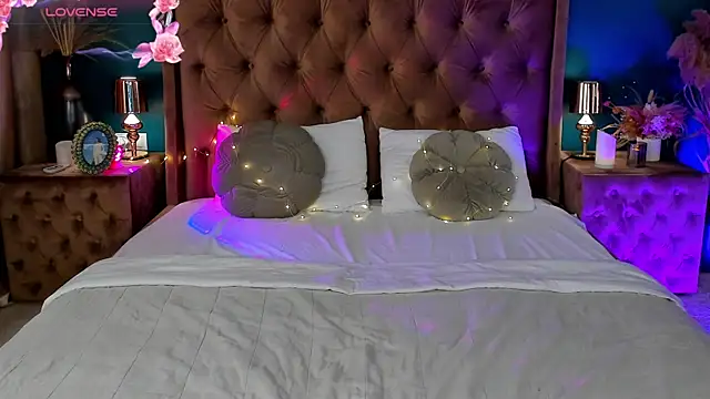 ToriSonn live cam on StripChat