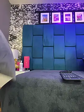 kata_petite webcam