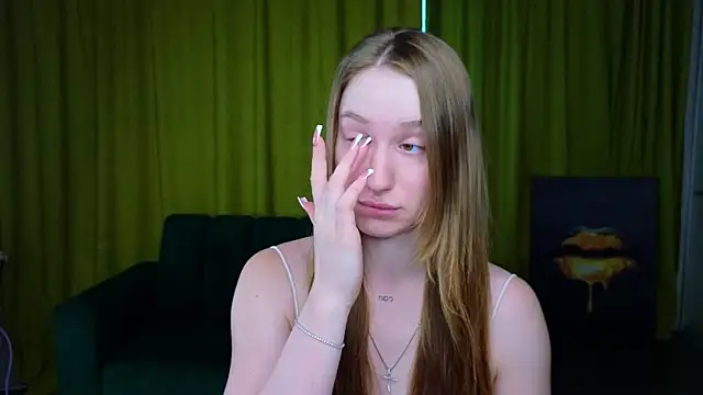 AlisaFoxis webcam