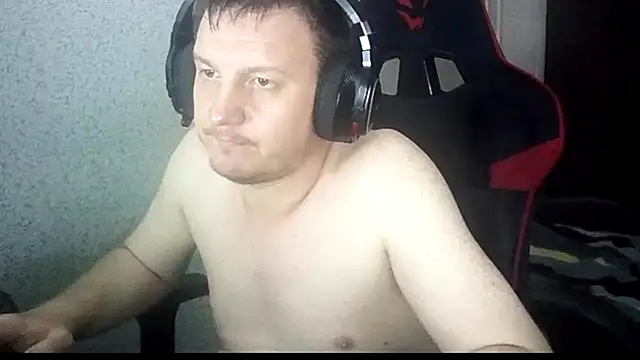MysteriousWanderer live cam on StripChat