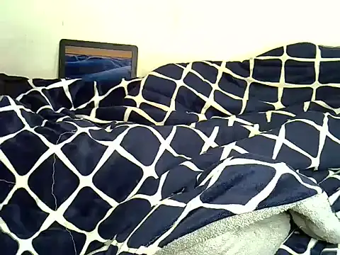 Petitepoppyy webcam