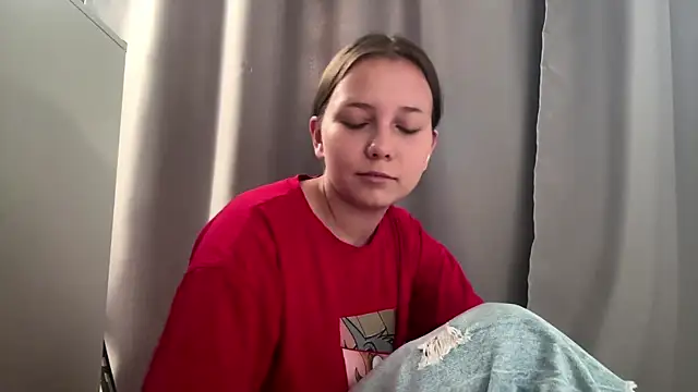 TannishTearing webcam