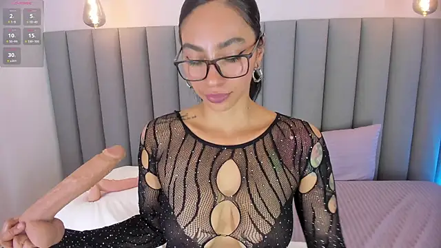Leamonroe__ webcam