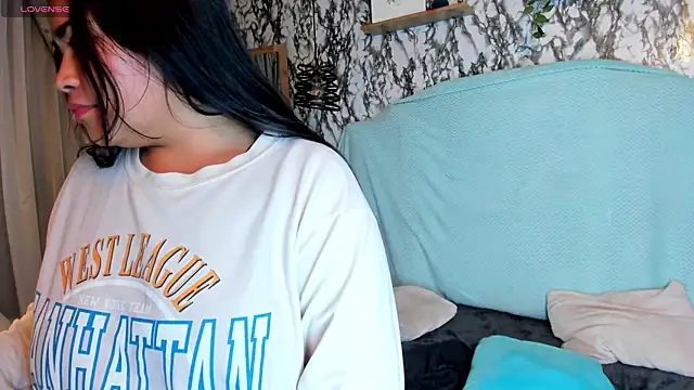 Violett_Cinnamon webcam