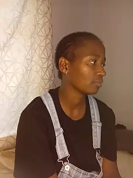 PrettyDiva_4 webcam