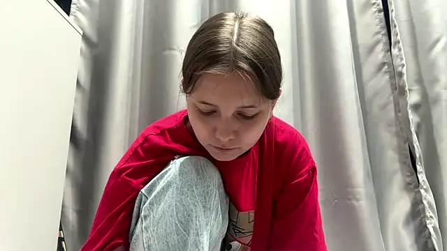 TannishTearing webcam