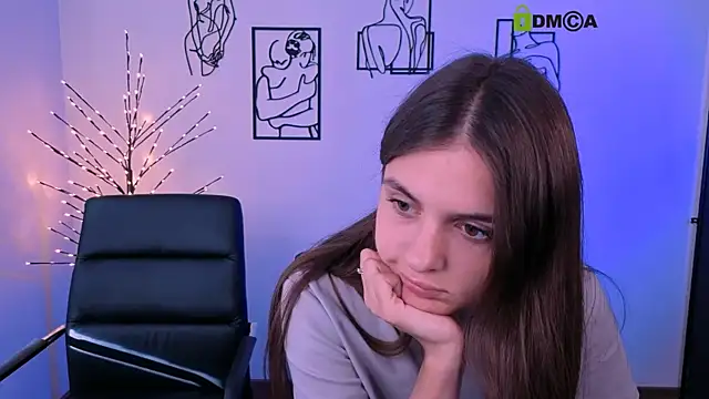 lisa_dark_ webcam