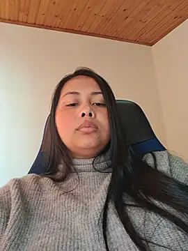 Alessandraa- live cam on StripChat