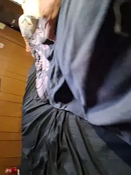 Papabear98 live cam on StripChat