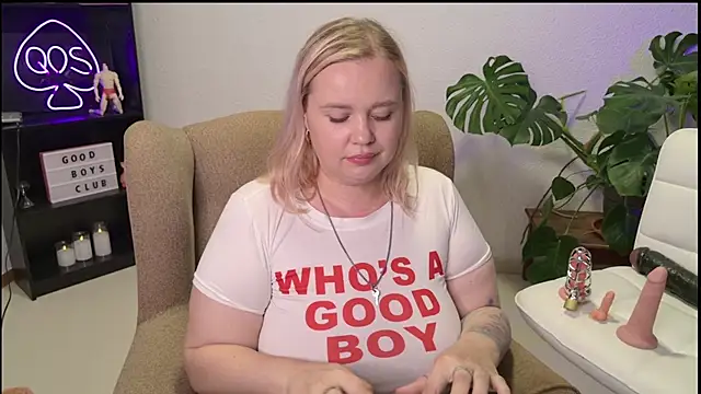 MargotGrey webcam