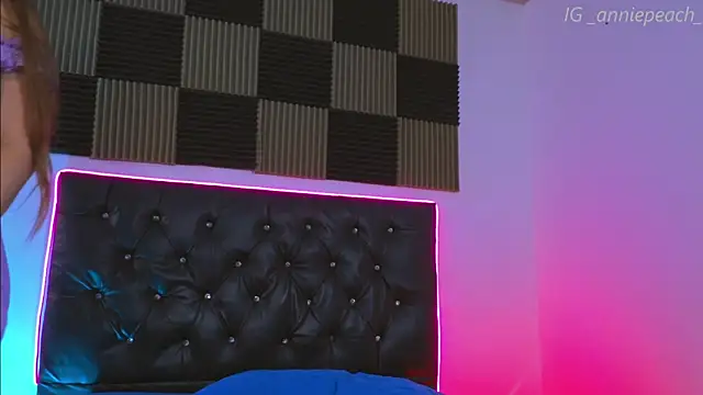 Annie_Peach webcam