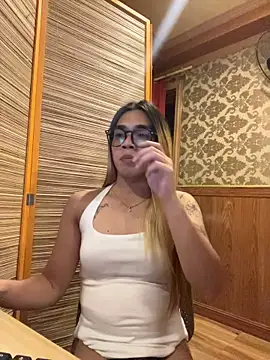 Miss_alcyone webcam