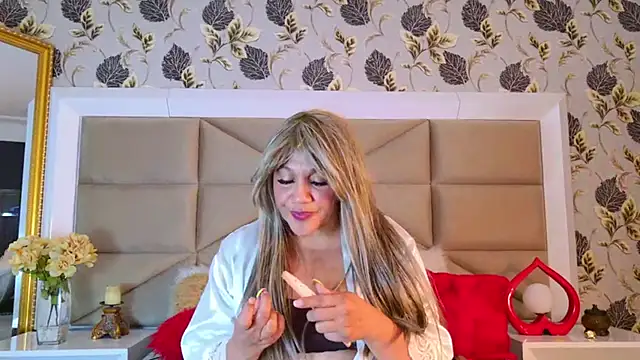 MiaMancini webcam