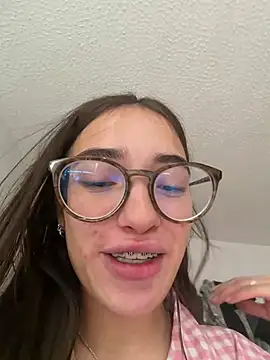 Sweet_Milaa1 live sex cam