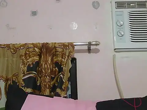 Hotties_mommy18 webcam