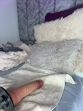 Lola-Blondie webcam