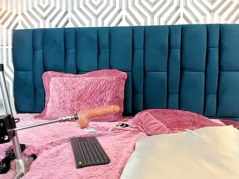 Mia-Alejandra webcam