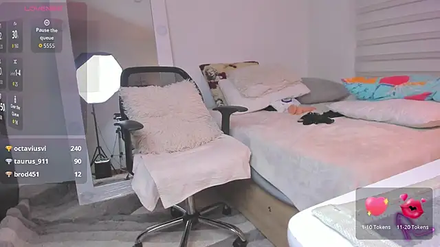 SharonVelvet webcam