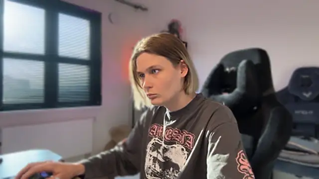 Hex_Doll webcam