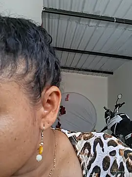 Mature--Mommy webcam