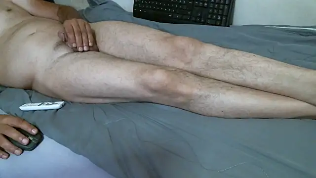 Rator_2 live cam on StripChat