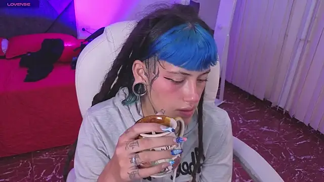 _sharlotte777 webcam
