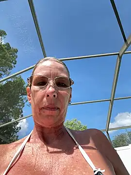 MonicaLeigh webcam