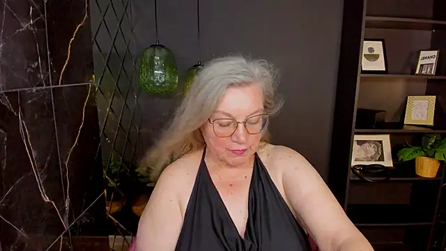 NataliMellow live cam on StripChat