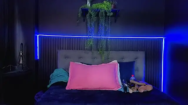 sasi_luna live cam on StripChat