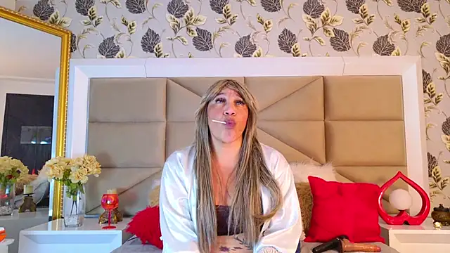 MiaMancini webcam