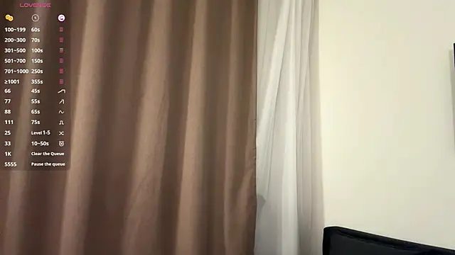 Ur_neighbor_Kira webcam