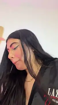 Mia_222 webcam