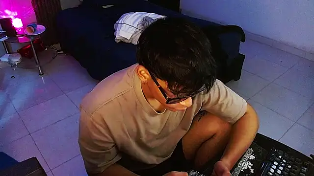 Mr_yisuzz webcam