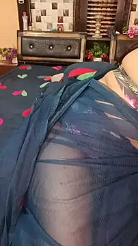 priya_22 (F young) - ICE on Boobs & Pussy -34****
