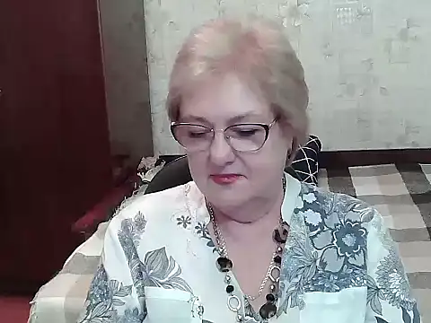 Renata62011 live cam on StripChat