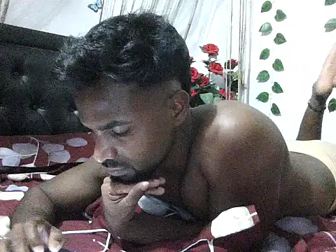 Hunkytop live cam on StripChat