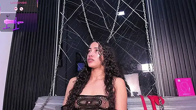 Megan_Duskk live cam on StripChat