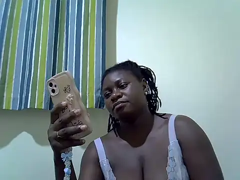 CURVY-CORAZZON live cam on StripChat