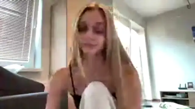 Lifeof_blonde webcam