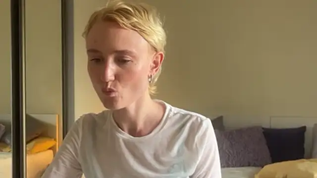 M_Mystique webcam