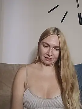 KisaVixen live sex cam