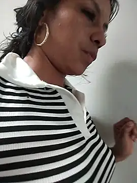 AngelicaStorms webcam