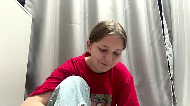 TannishTearing webcam
