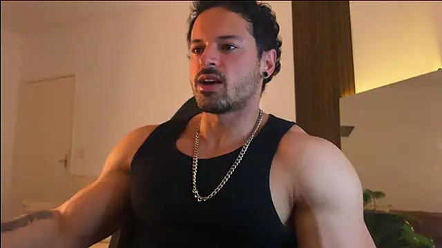 Lucasfit24 live sex cam