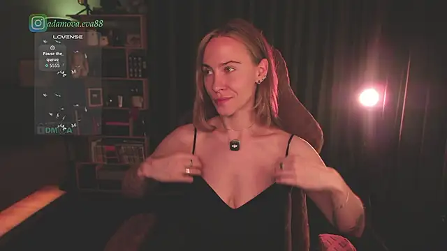 _Eva_Adama webcam