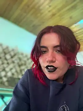 NikkiNix webcam