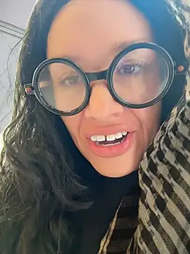 MARILYNKOVANOVA webcam