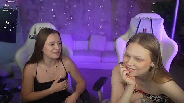 Charlotte_Dreams webcam