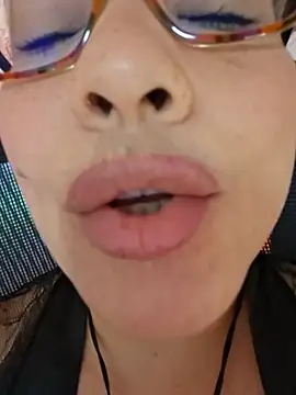 JuliRamirez webcam