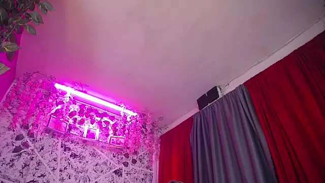 hornytsblonde webcam
